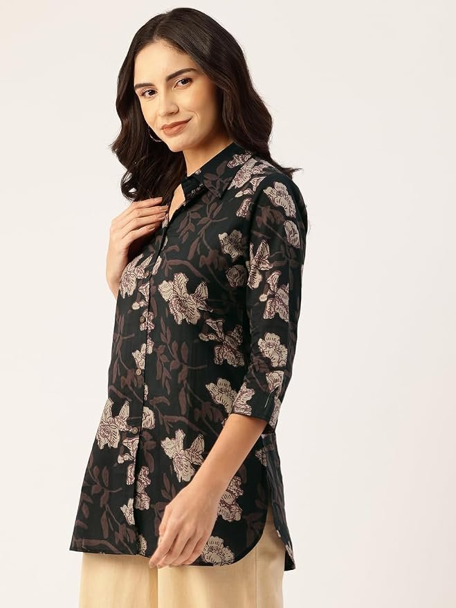 Classic collared cotton shirt with 3/4 sleeve for a timeless casual look